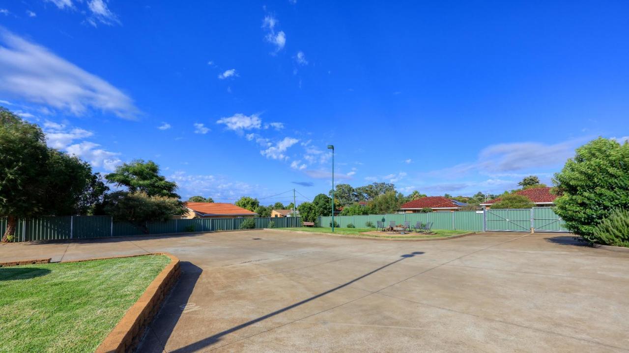 Bushman's Motor Motel Parkes