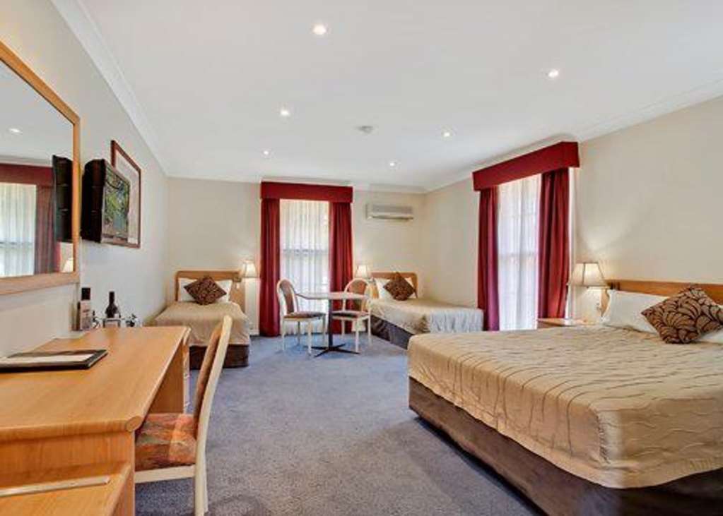 Bushman's Motor Motel 4*